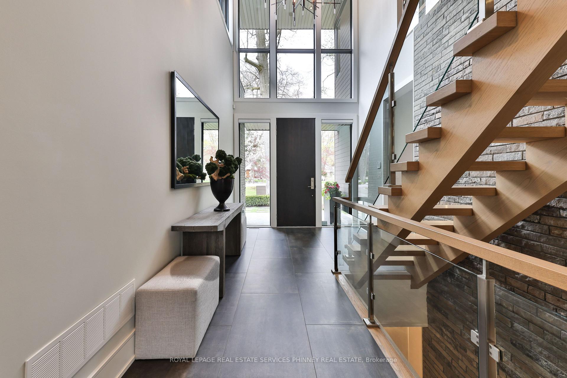 Photo 7 of 1102 Crestview Street, Oakville, Morrison — HOMEH