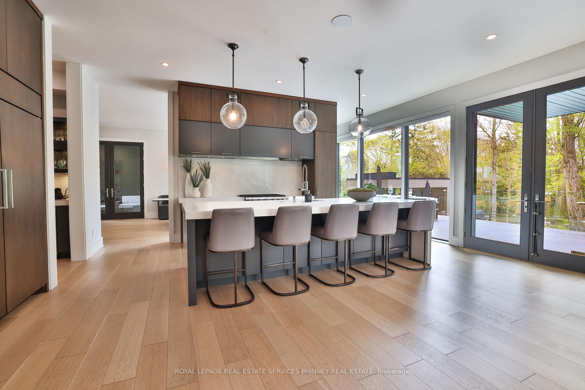 Photo 10 of 1102 Crestview Street, Oakville, Morrison — HOMEH