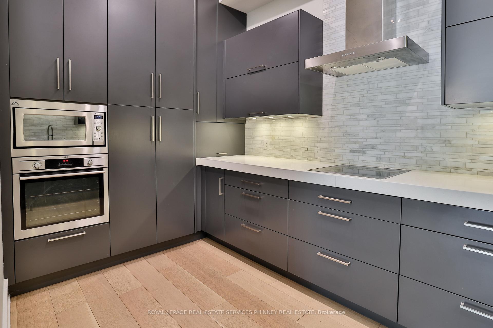 Photo 13 of 1102 Crestview Street, Oakville, Morrison — HOMEH