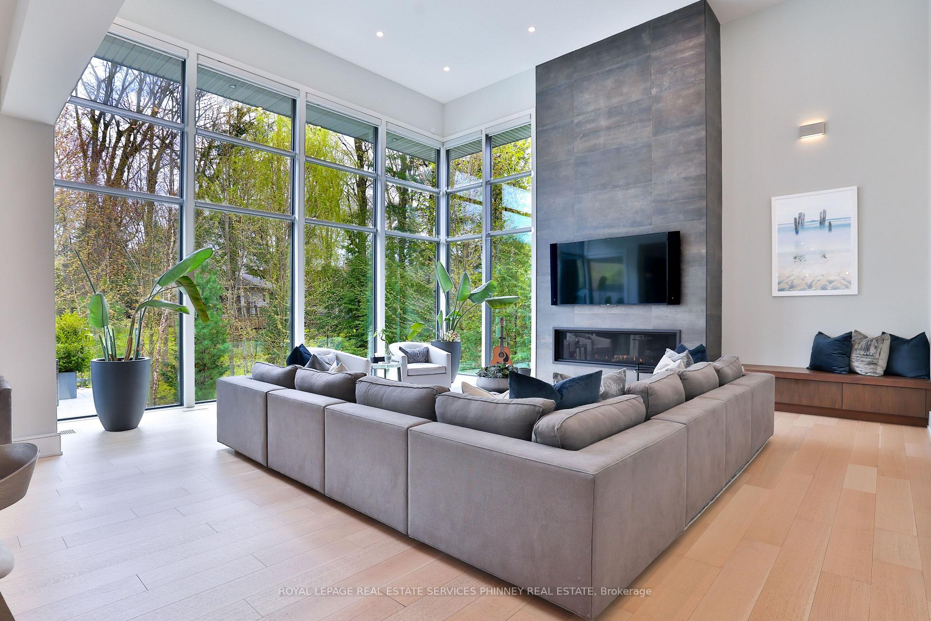 Photo 16 of 1102 Crestview Street, Oakville, Morrison — HOMEH