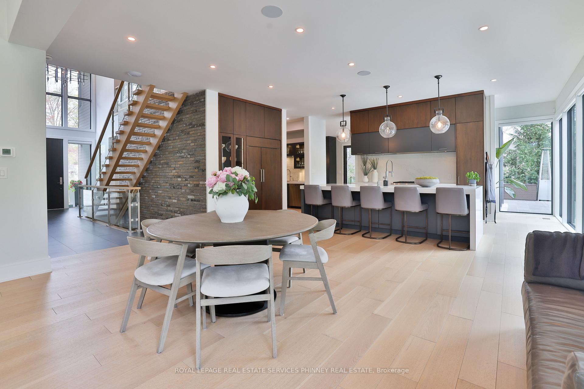 Photo 17 of 1102 Crestview Street, Oakville, Morrison — HOMEH