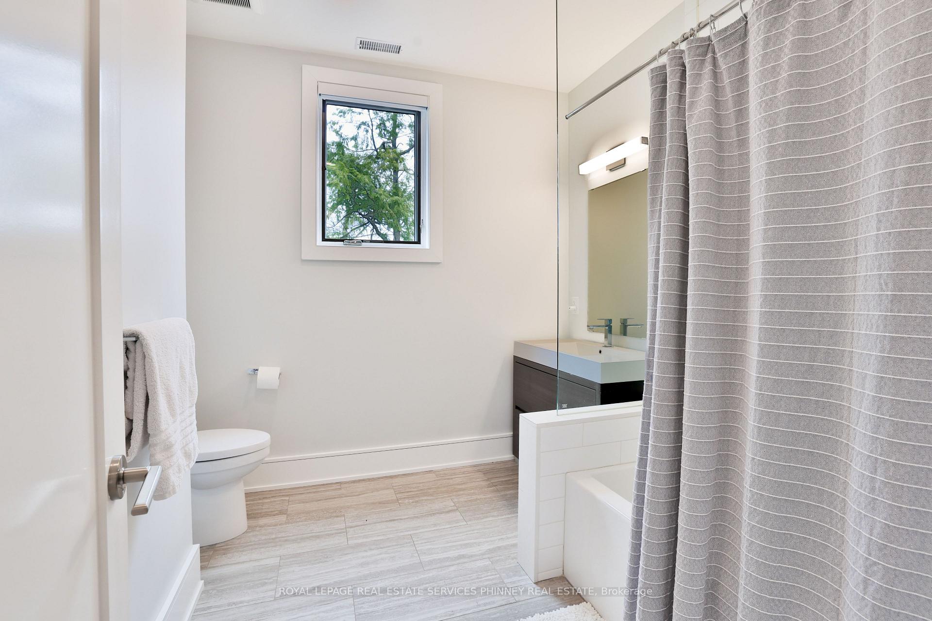 Photo 33 of 1102 Crestview Street, Oakville, Morrison — HOMEH