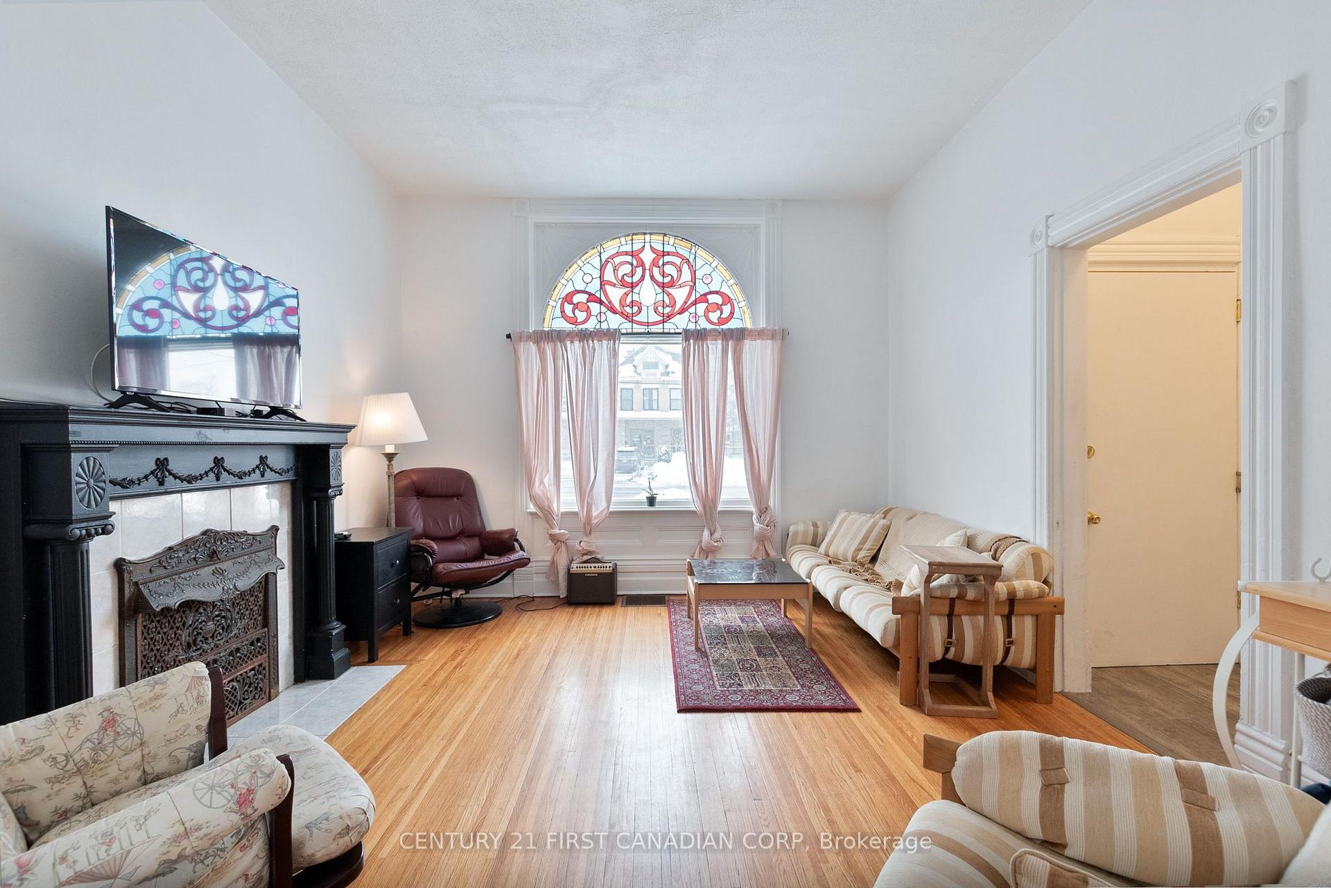 Photo 4 of 578 Waterloo Street, London, East F — HOMEH
