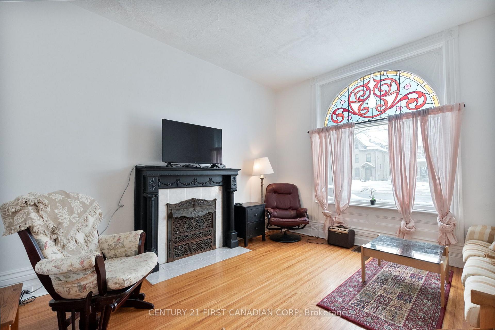 Photo 5 of 578 Waterloo Street, London, East F — HOMEH