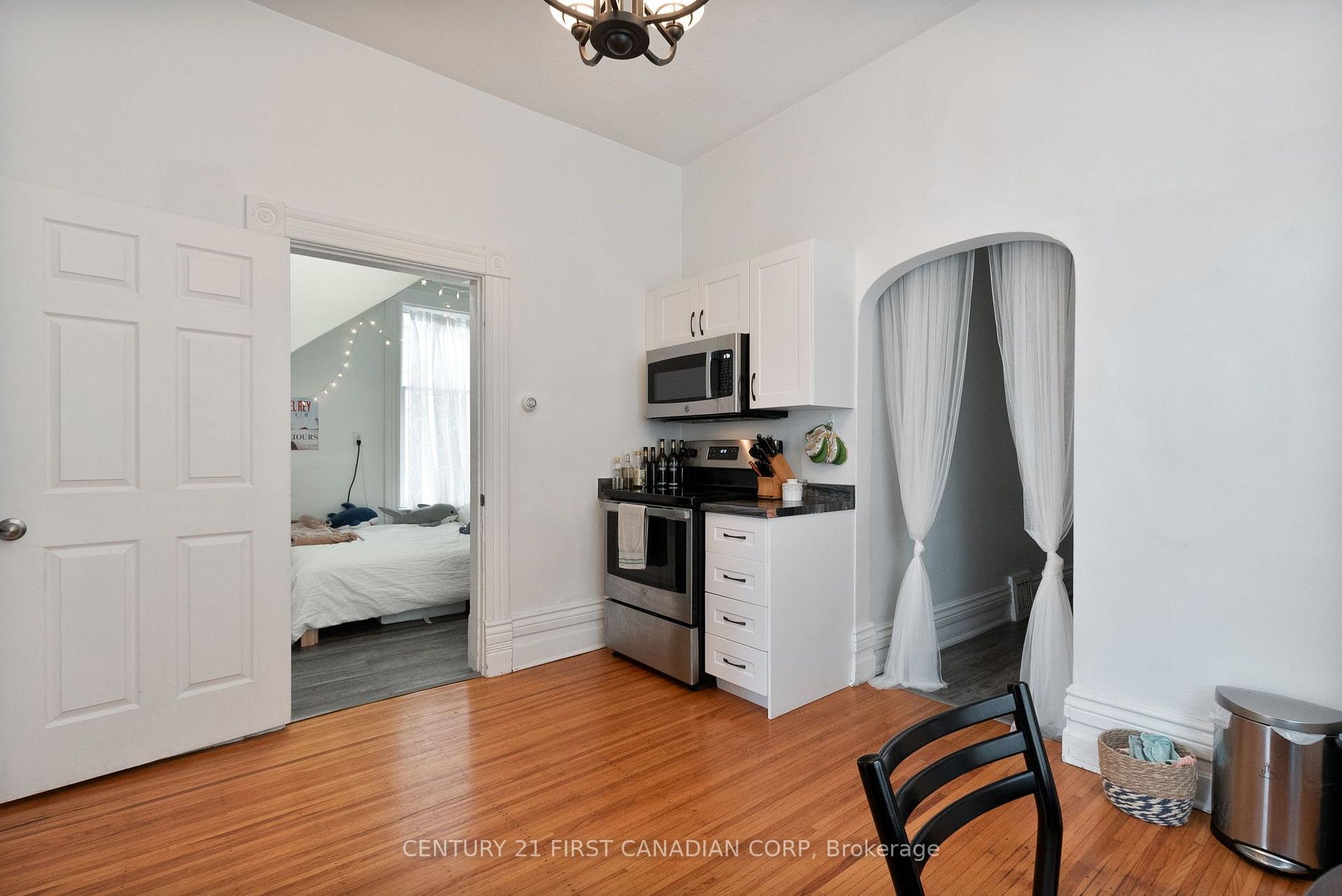Photo 11 of 578 Waterloo Street, London, East F — HOMEH
