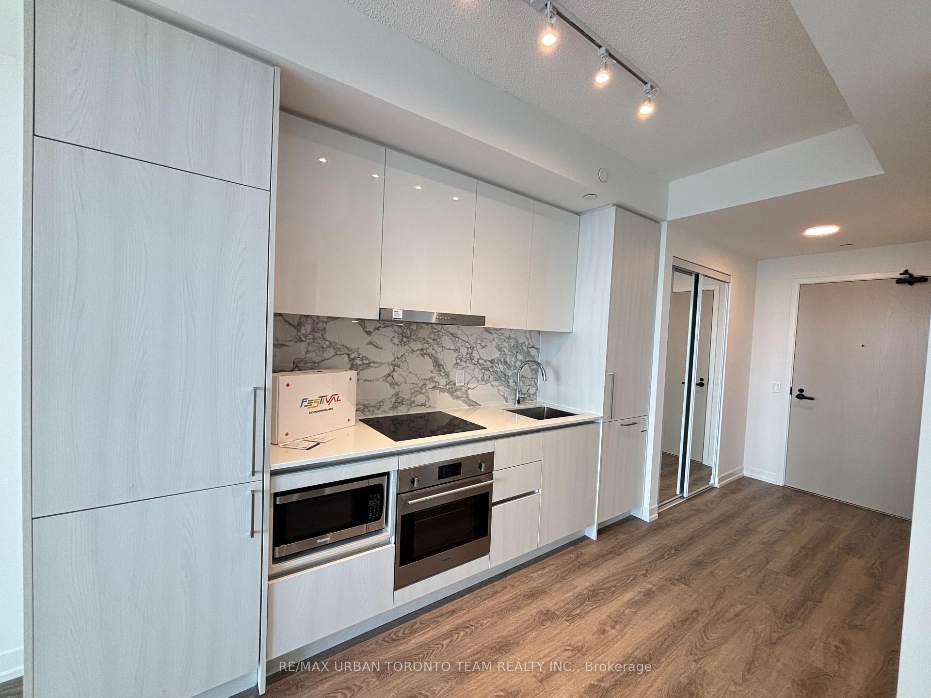 Photo 2 of Unit 4509, 195 Commerce Street, Vaughan, Vaughan Corporate Centre — HOMEH