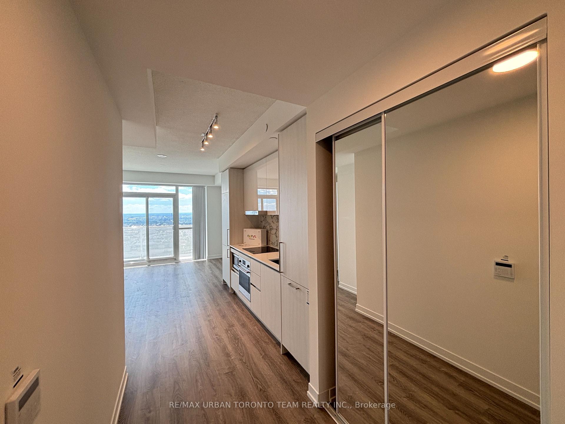 Photo 6 of Unit 4509, 195 Commerce Street, Vaughan, Vaughan Corporate Centre — HOMEH