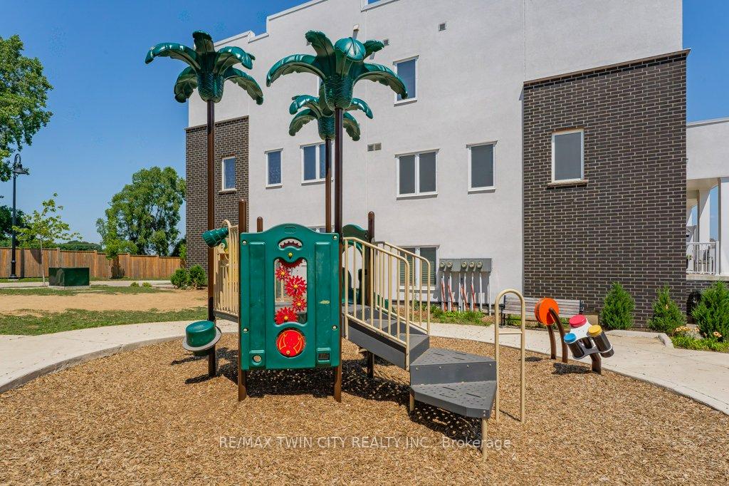 Photo 33 of 3 Visionary Avenue, Kitchener, Trussler — HOMEH