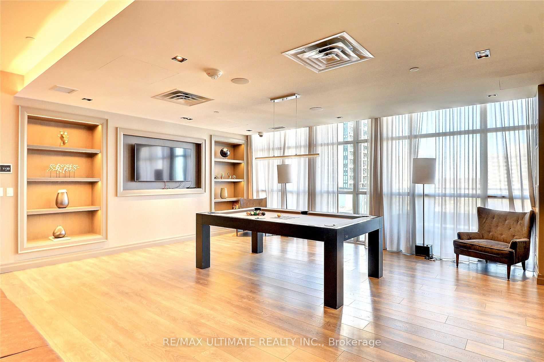 Photo 9 of Unit 1803, 501 St Clair Avenue W, Toronto, Casa Loma — HOMEH