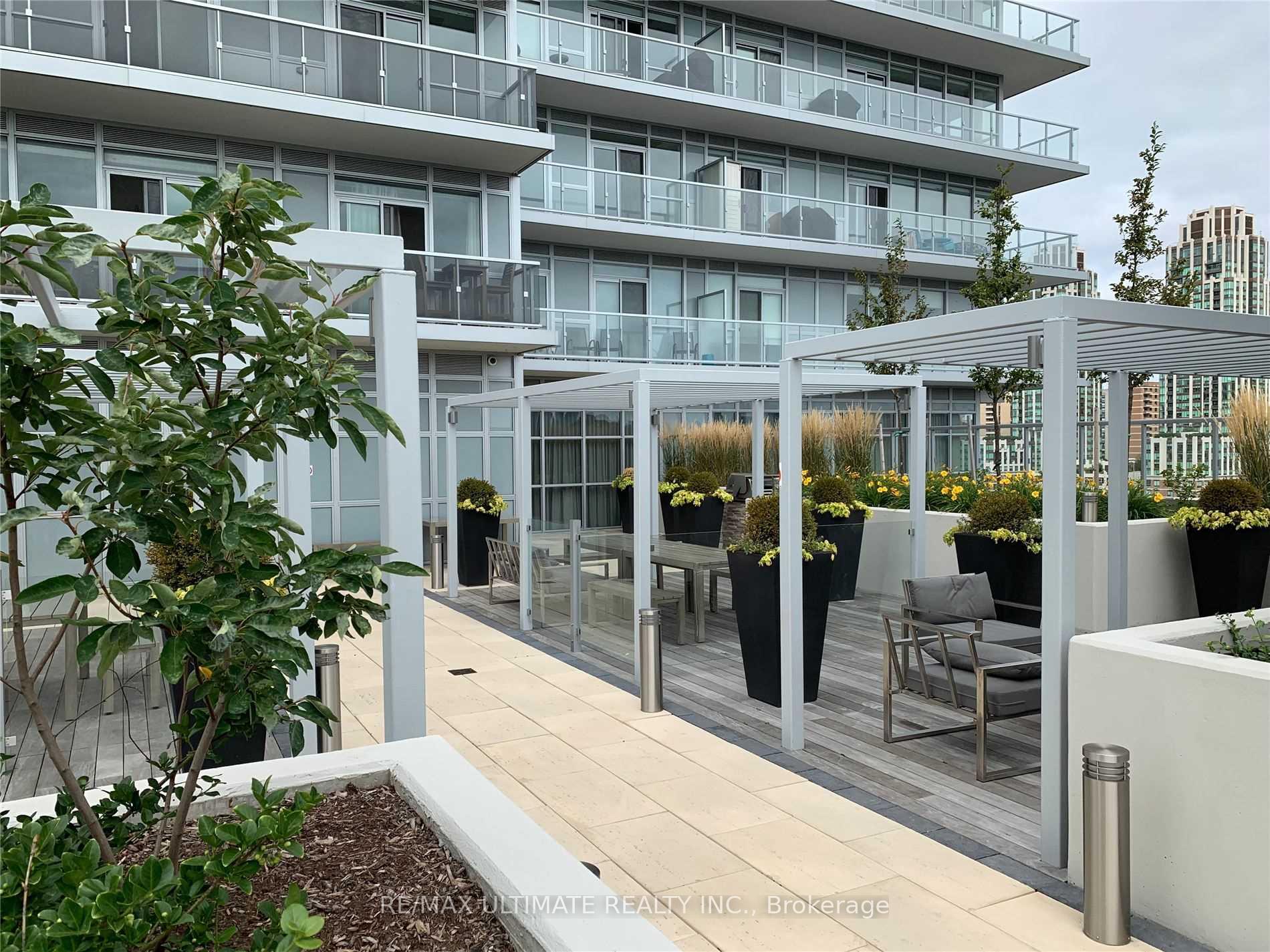 Photo 13 of Unit 1803, 501 St Clair Avenue W, Toronto, Casa Loma — HOMEH