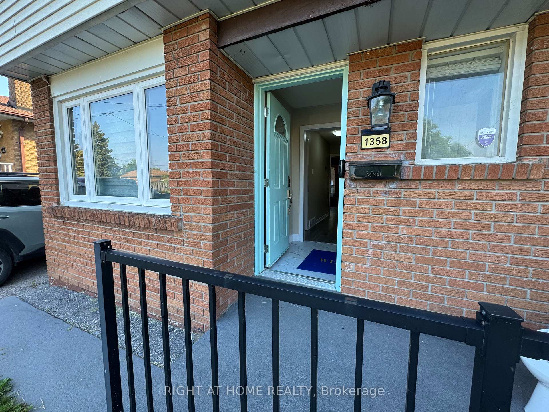 Photo 3 of 1358 Tremblay Street, Oshawa, Lakeview — HOMEH