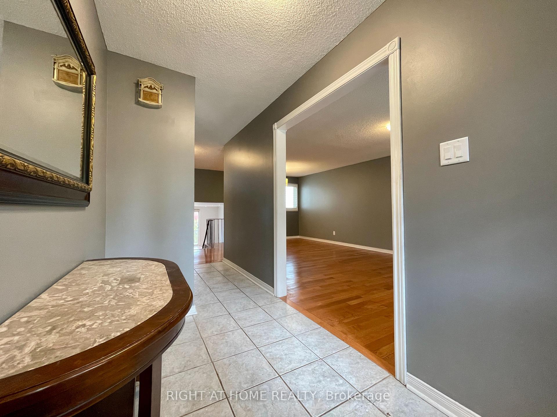 Photo 3 of Unit Upper, 183 Autumn Hill Crescent, Kitchener, Forest Heights — HOMEH