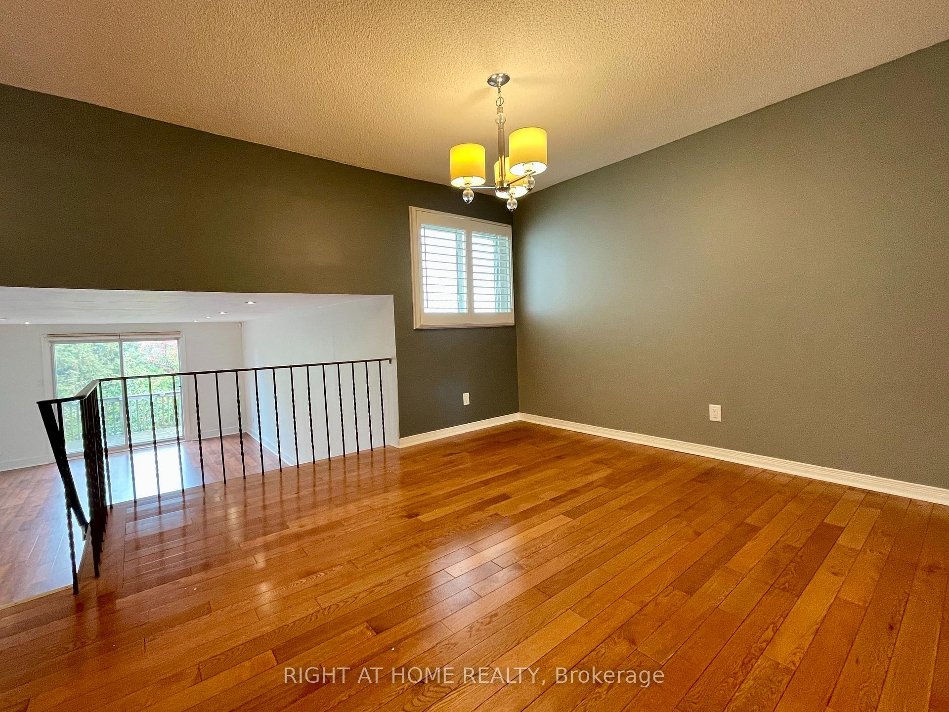 Photo 8 of Unit Upper, 183 Autumn Hill Crescent, Kitchener, Forest Heights — HOMEH