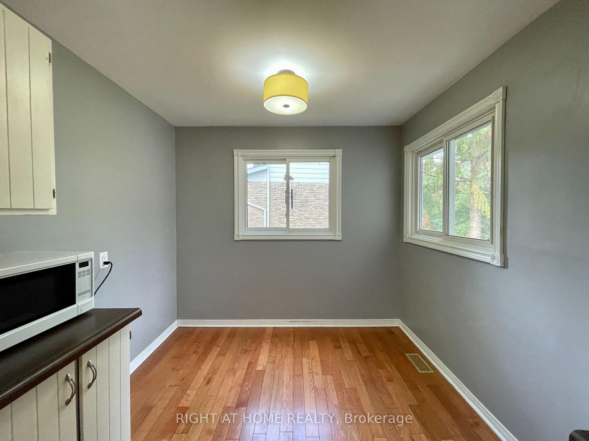 Photo 10 of Unit Upper, 183 Autumn Hill Crescent, Kitchener, Forest Heights — HOMEH