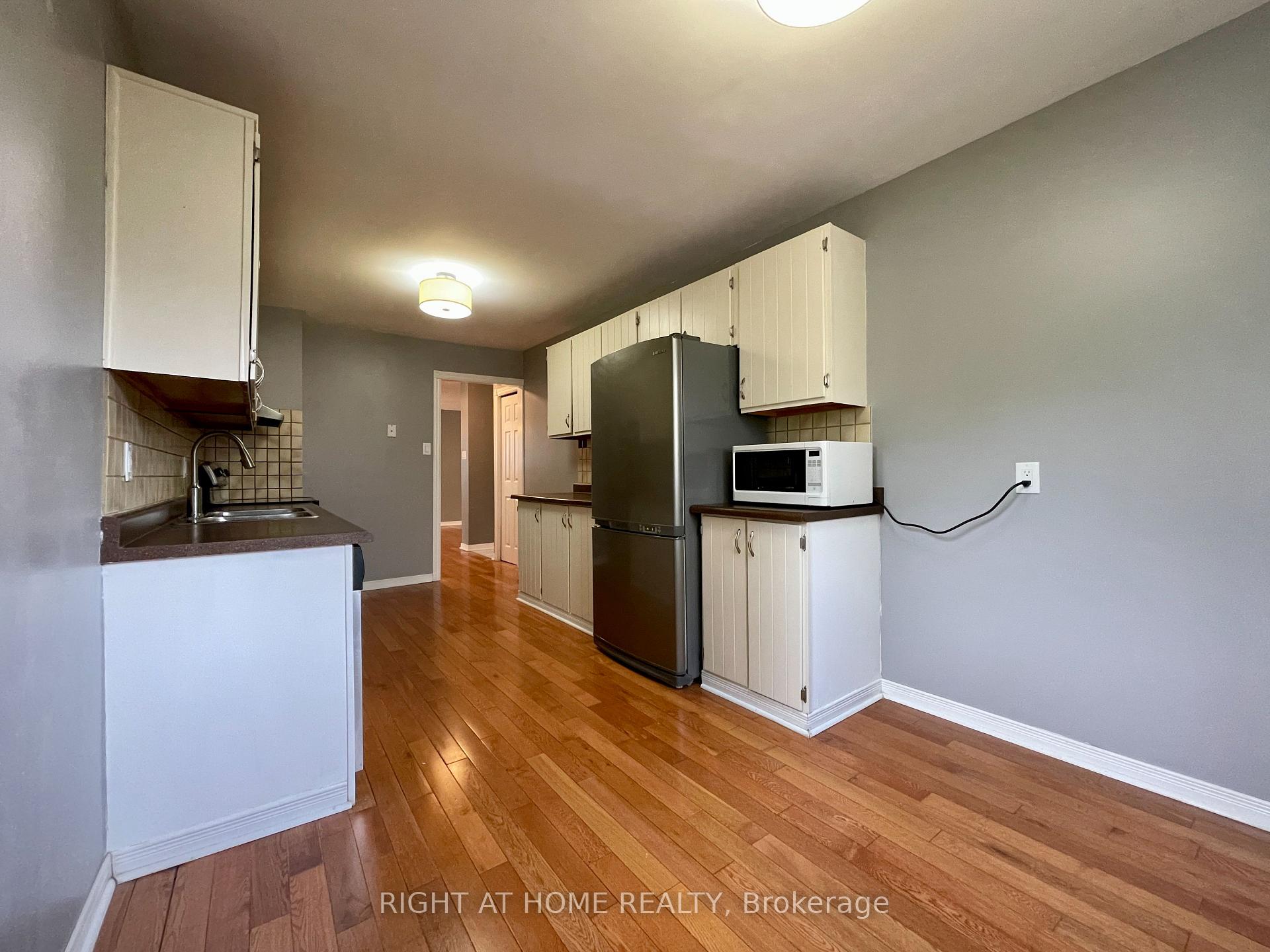 Photo 12 of Unit Upper, 183 Autumn Hill Crescent, Kitchener, Forest Heights — HOMEH