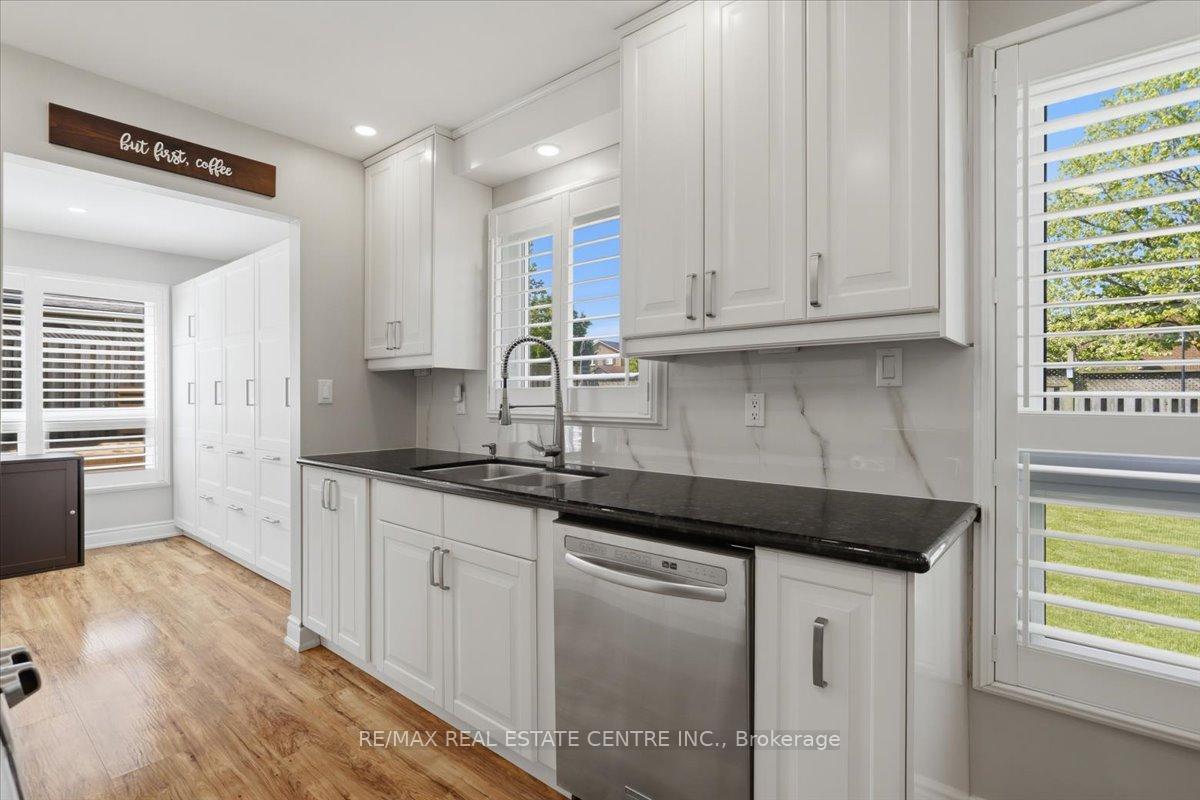 Photo 7 of 315 Woodlawn Crescent, Milton, Bronte Meadows — HOMEH