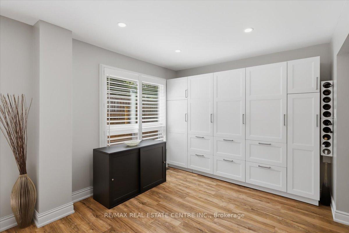 Photo 13 of 315 Woodlawn Crescent, Milton, Bronte Meadows — HOMEH
