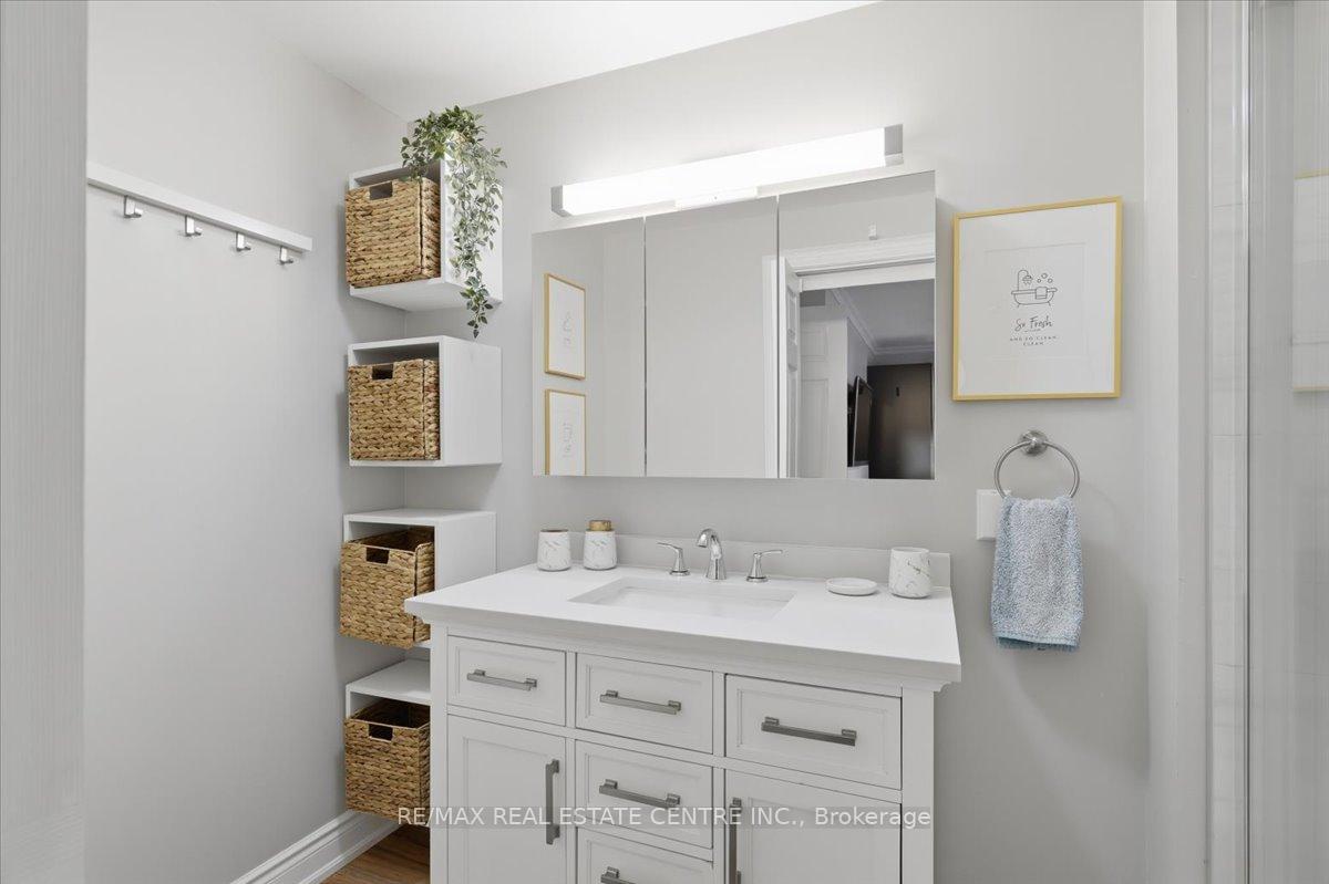 Photo 21 of 315 Woodlawn Crescent, Milton, Bronte Meadows — HOMEH