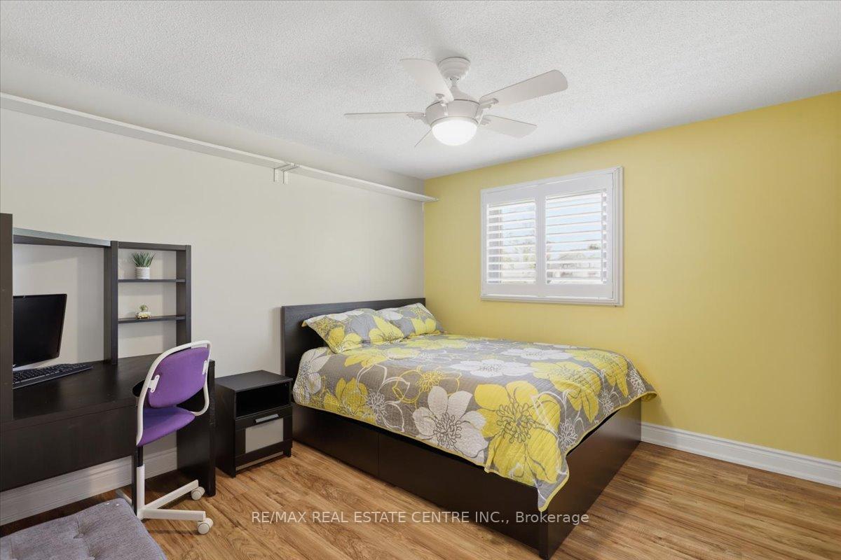 Photo 23 of 315 Woodlawn Crescent, Milton, Bronte Meadows — HOMEH