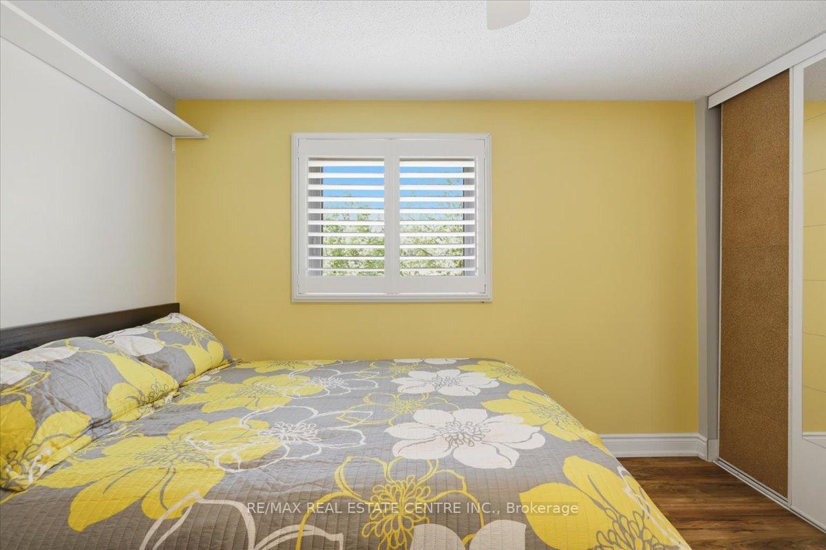 Photo 24 of 315 Woodlawn Crescent, Milton, Bronte Meadows — HOMEH
