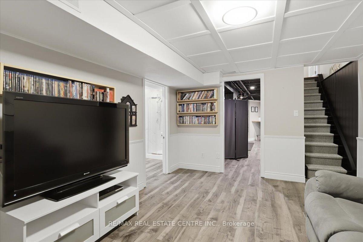 Photo 32 of 315 Woodlawn Crescent, Milton, Bronte Meadows — HOMEH