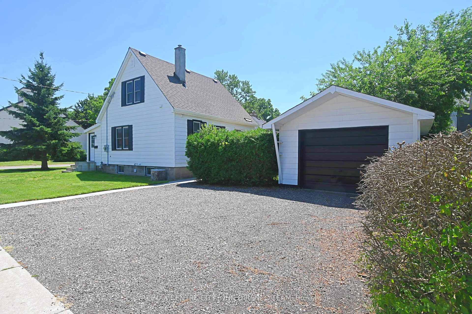 Photo of 52 Woodworth Avenue