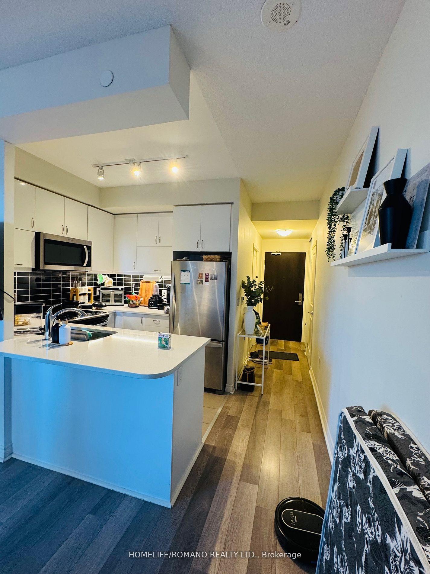 Photo 5 of Unit 605, 39 Annie Craig Drive, Etobicoke, Mimico — HOMEH