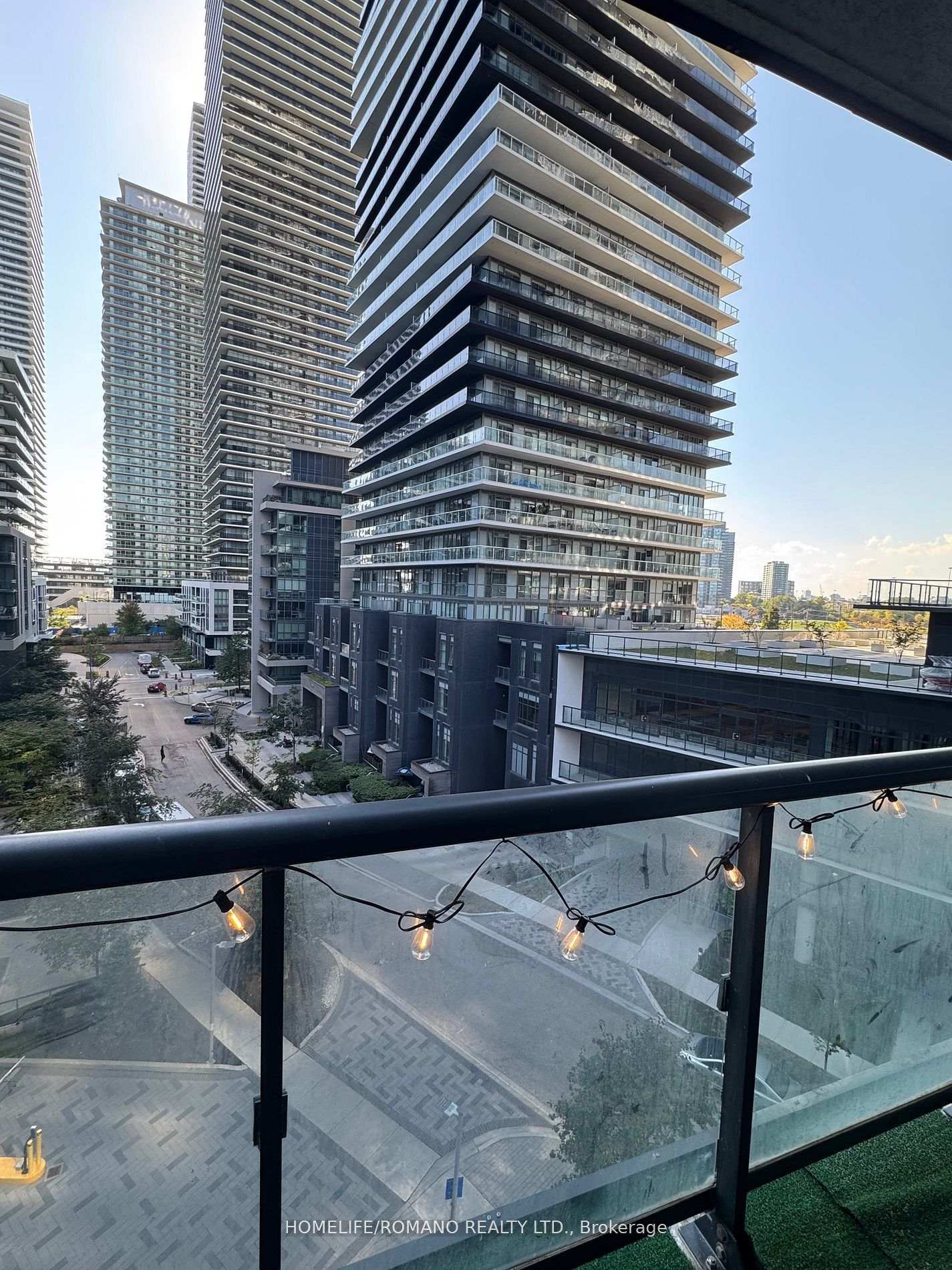 Photo 12 of Unit 605, 39 Annie Craig Drive, Etobicoke, Mimico — HOMEH