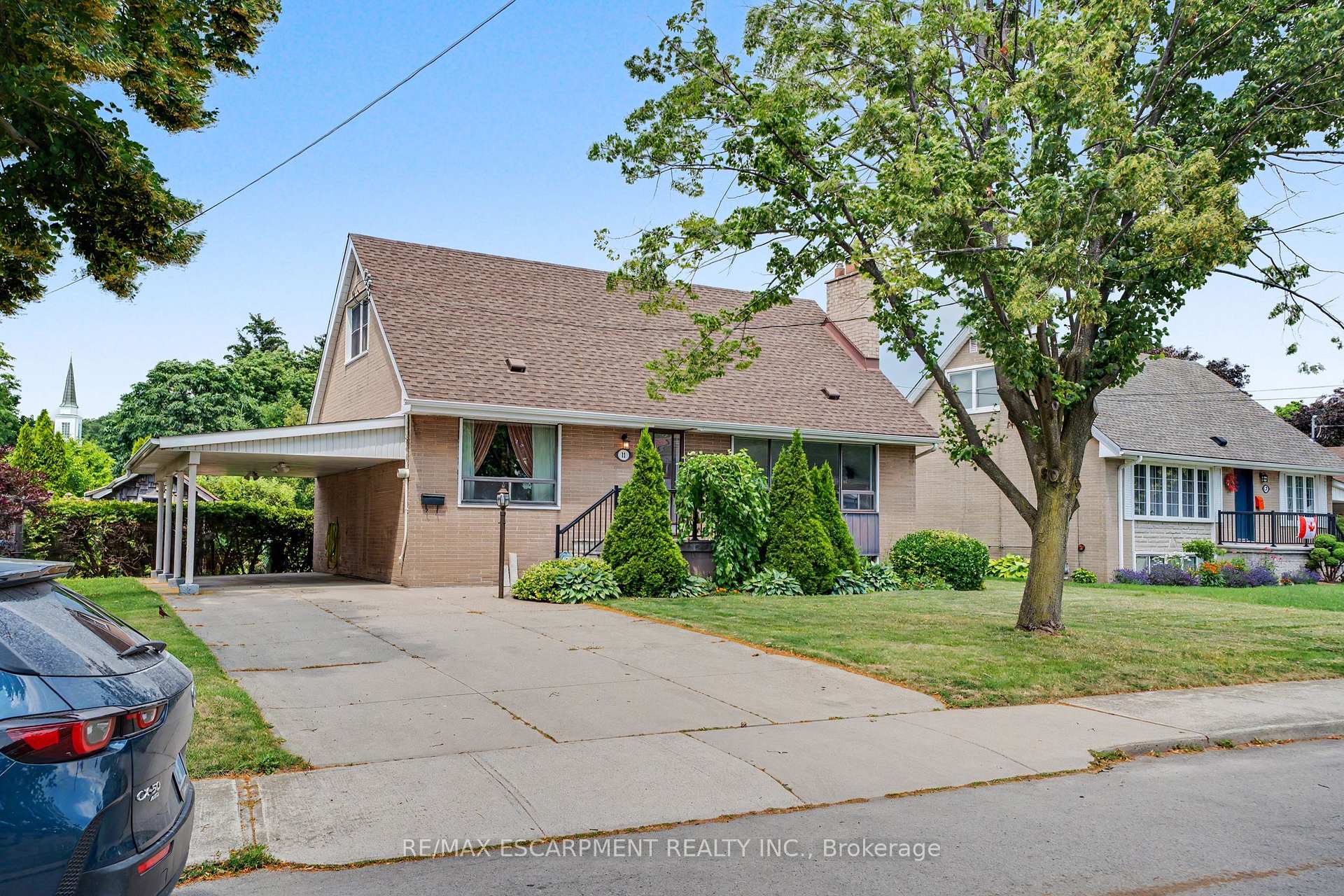 Photo 3 of 11 Marshall Avenue, Hamilton, Huntington — HOMEH