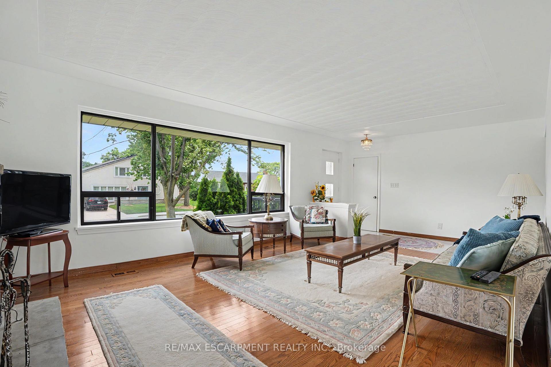 Photo 7 of 11 Marshall Avenue, Hamilton, Huntington — HOMEH