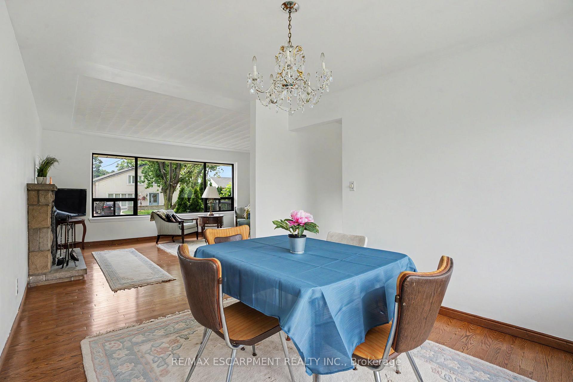 Photo 10 of 11 Marshall Avenue, Hamilton, Huntington — HOMEH