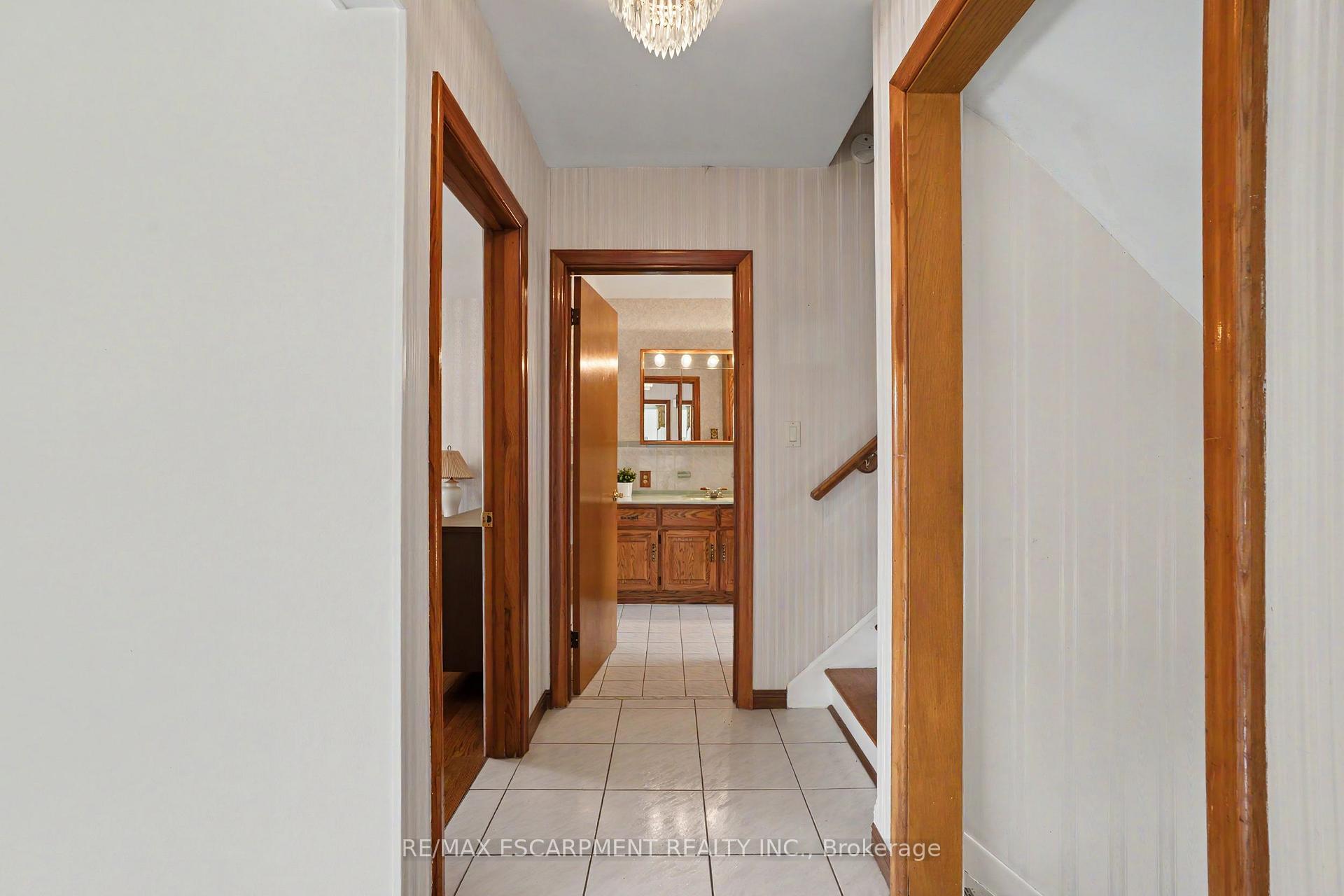 Photo 12 of 11 Marshall Avenue, Hamilton, Huntington — HOMEH