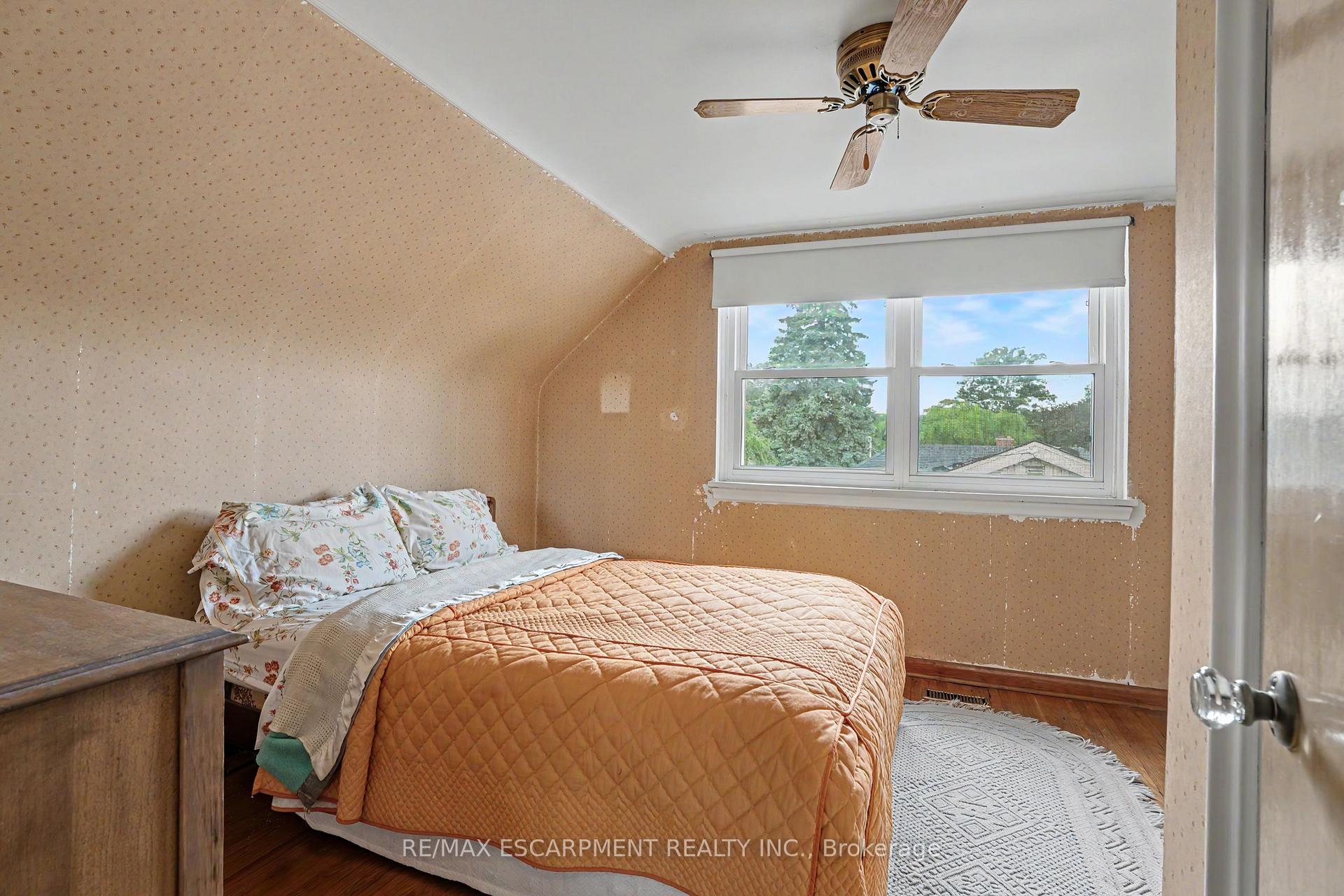 Photo 20 of 11 Marshall Avenue, Hamilton, Huntington — HOMEH