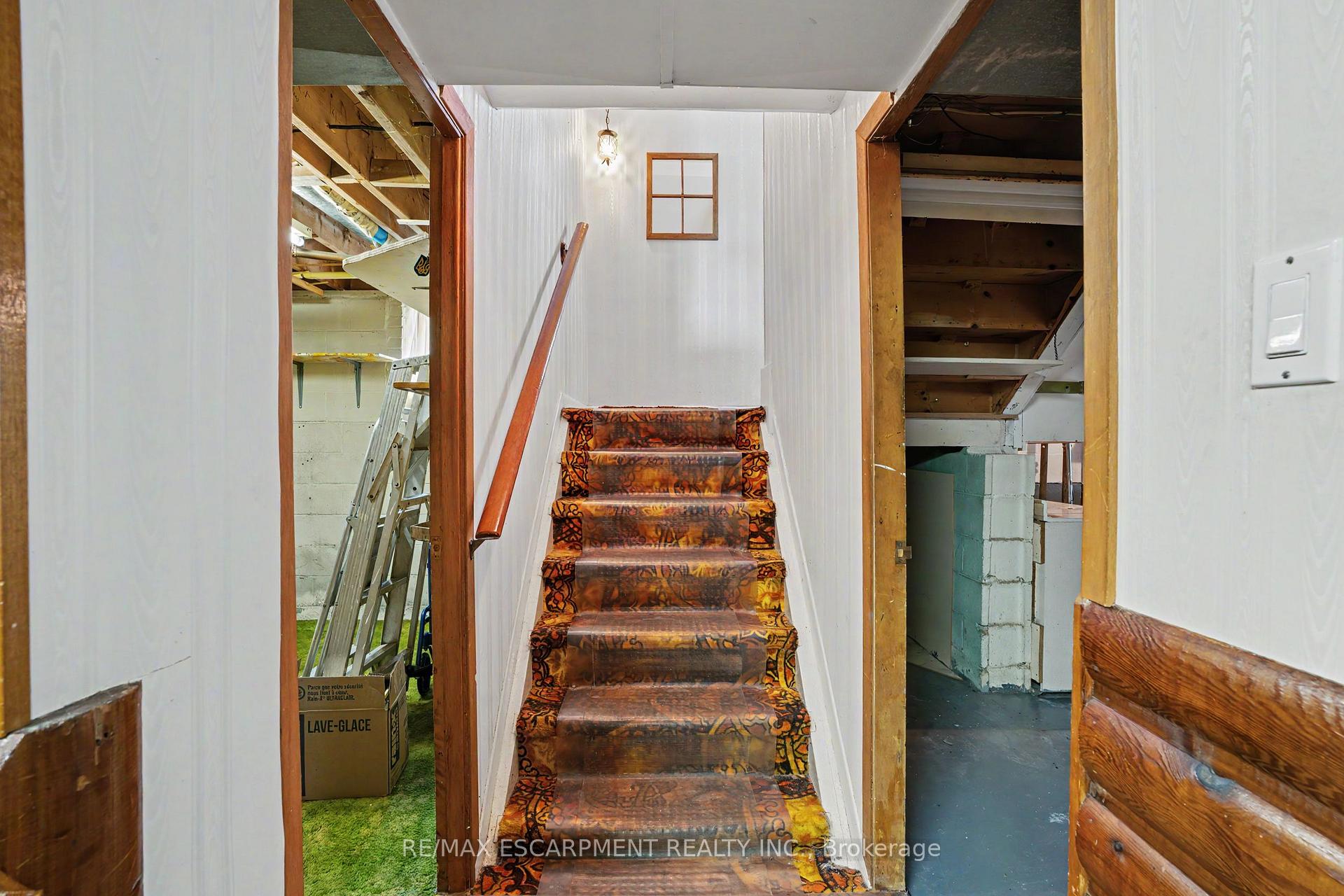 Photo 23 of 11 Marshall Avenue, Hamilton, Huntington — HOMEH