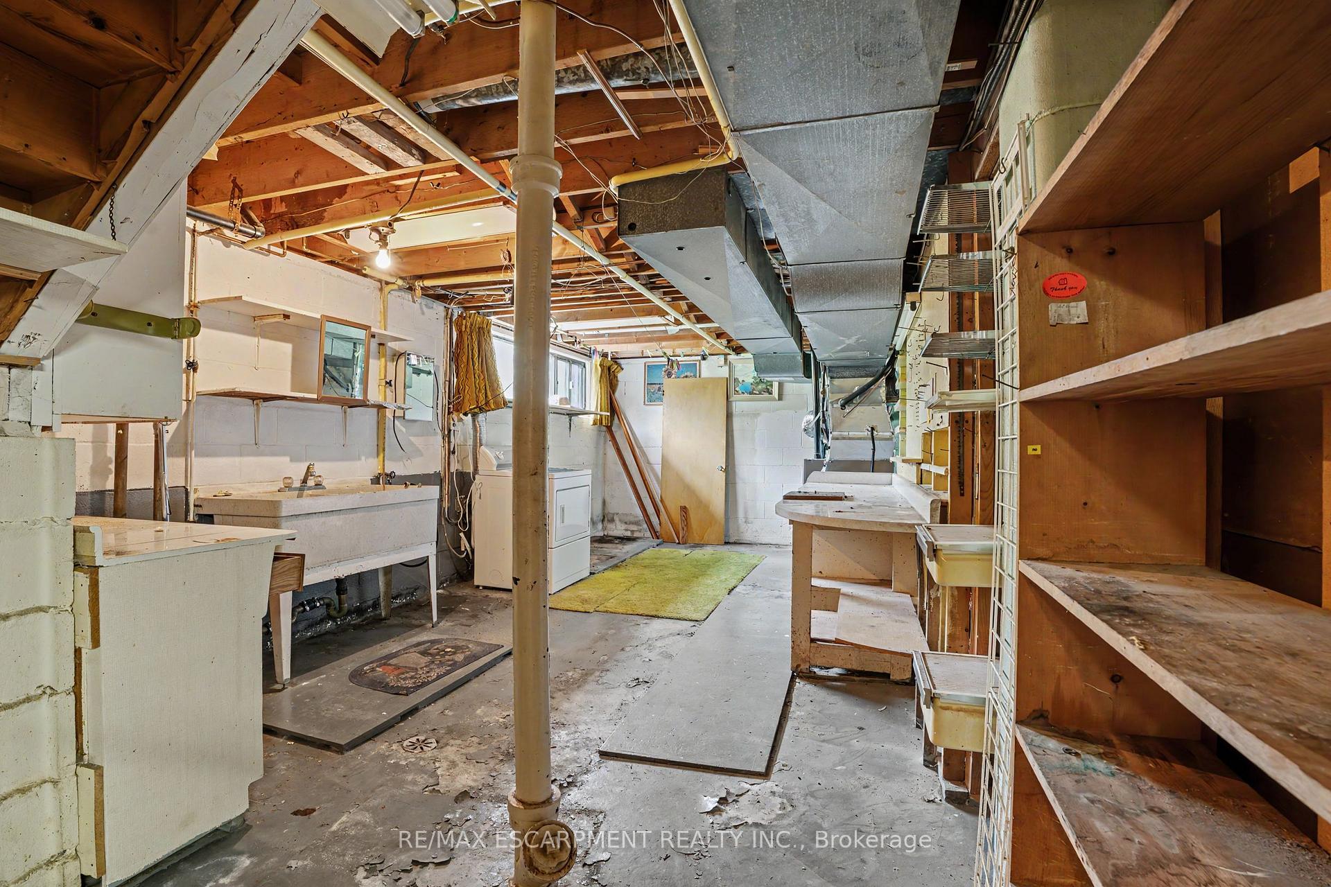 Photo 27 of 11 Marshall Avenue, Hamilton, Huntington — HOMEH