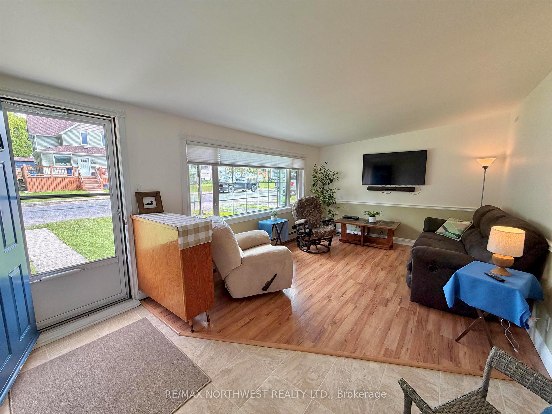 Photo 8 of 817 Second St S, Kenora, Central — HOMEH