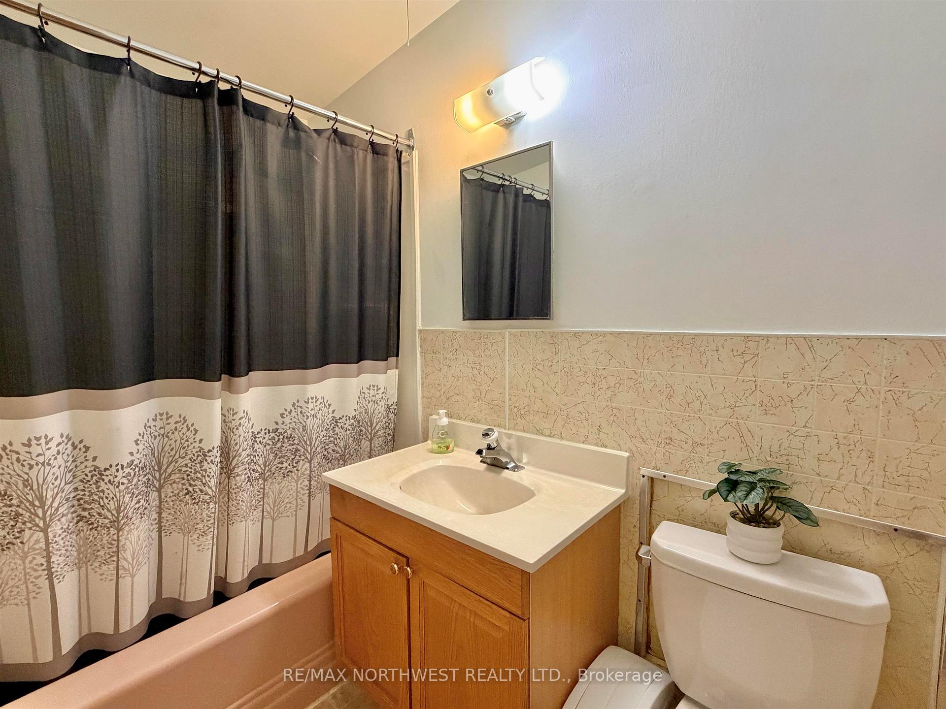 Photo 16 of 817 Second St S, Kenora, Central — HOMEH