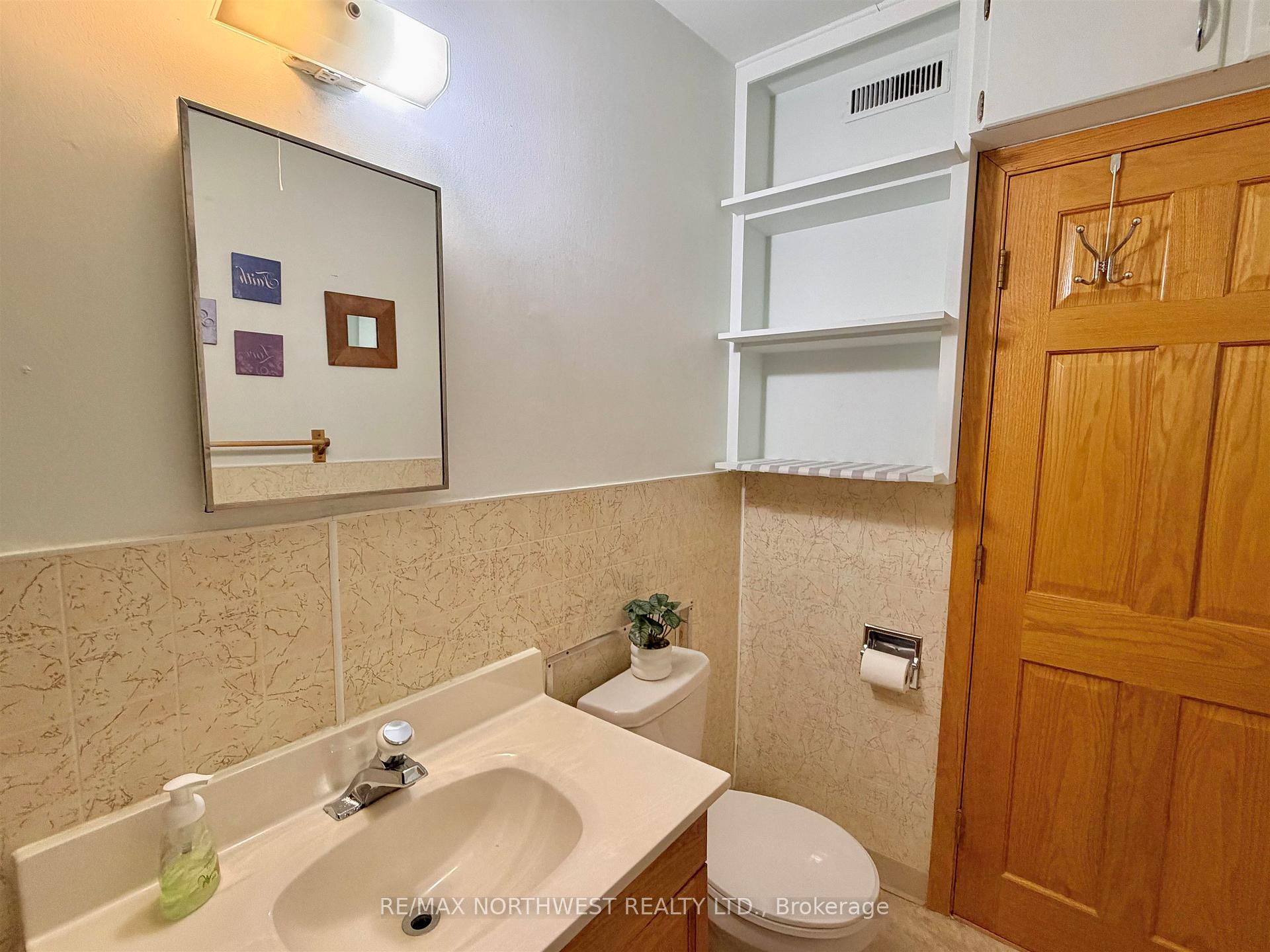 Photo 17 of 817 Second St S, Kenora, Central — HOMEH