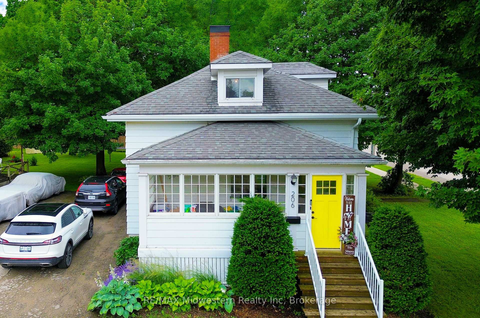 Photo of 206 Union Street E