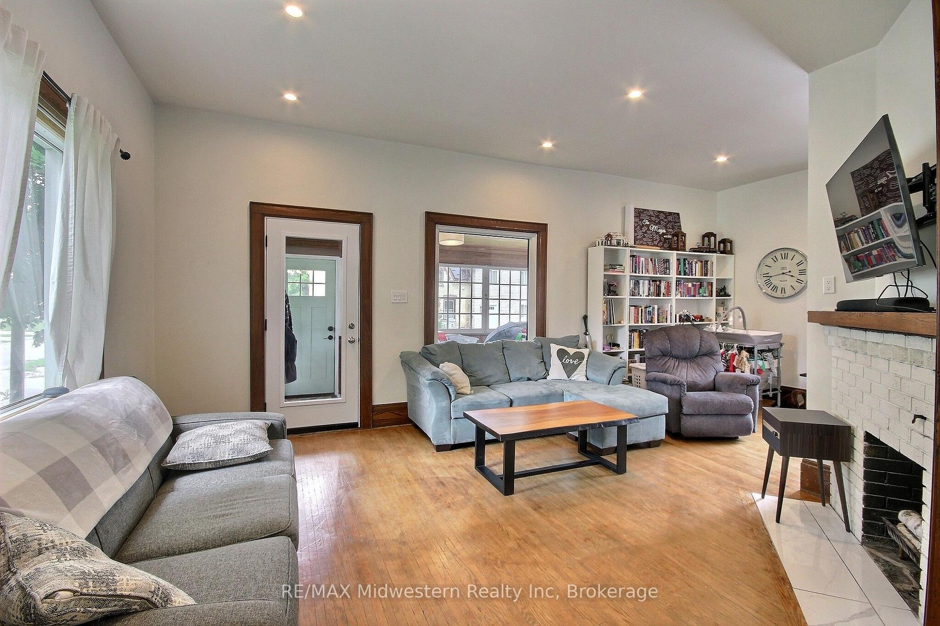 Photo 11 of 206 Union Street E, North Perth, Listowel — HOMEH