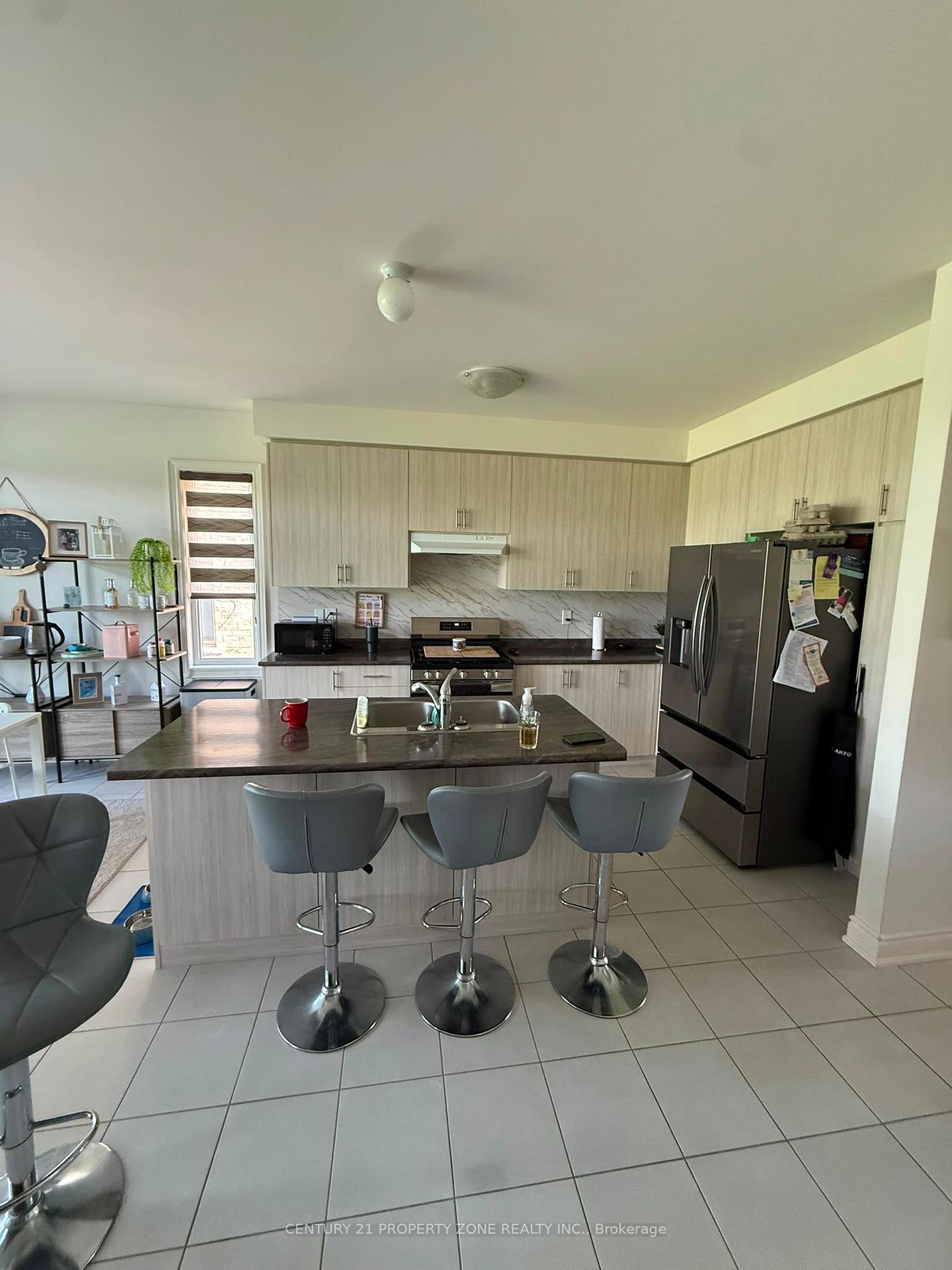 Photo 3 of 128 Bloomfield Crescent E, Cambridge, Little's Corners — HOMEH