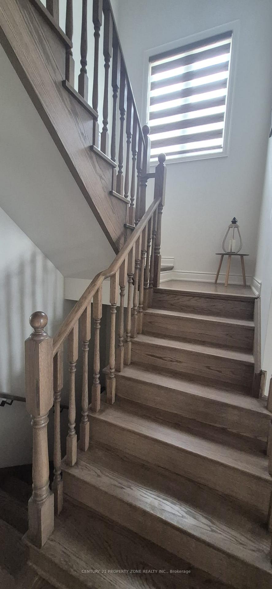 Photo 7 of 128 Bloomfield Crescent E, Cambridge, Little's Corners — HOMEH