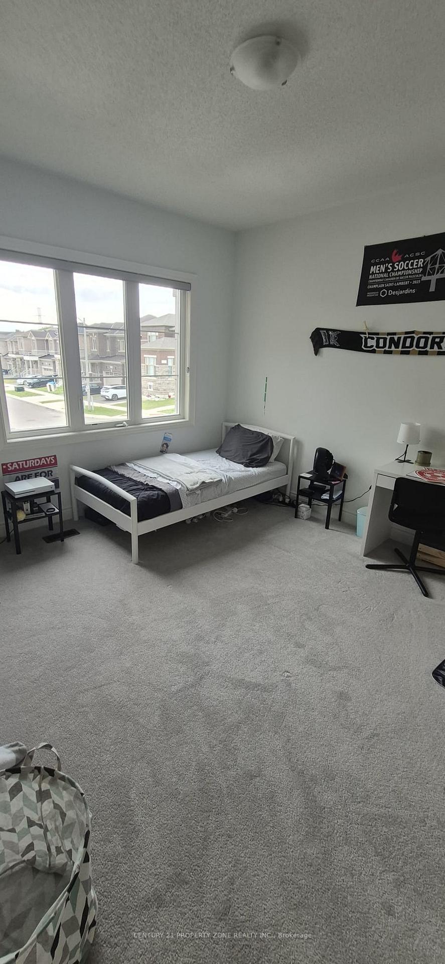 Photo 9 of 128 Bloomfield Crescent E, Cambridge, Little's Corners — HOMEH