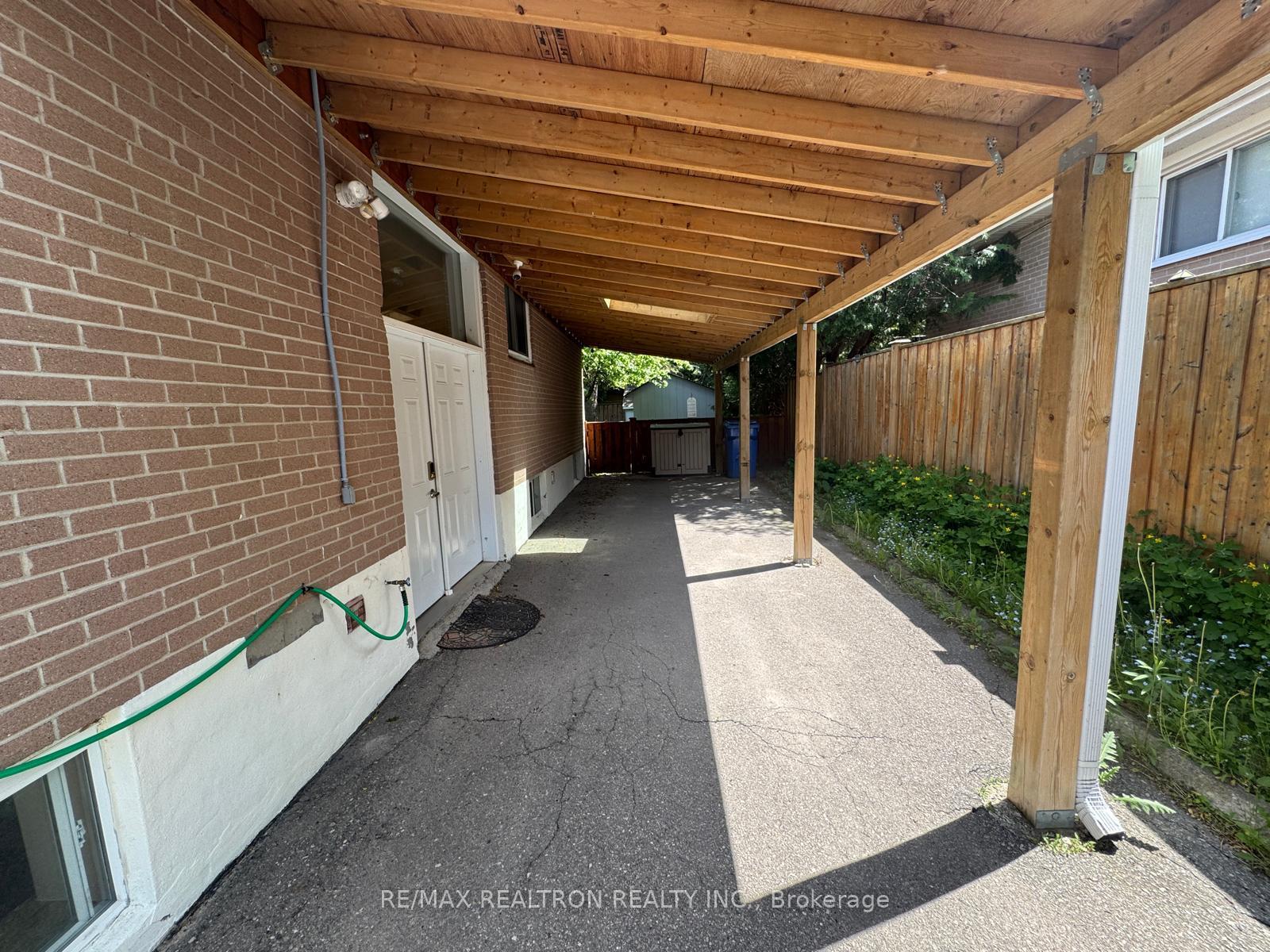 Photo 14 of Unit Main Floor, 93 Aurora Heights Drive, Aurora, Aurora Heights — HOMEH