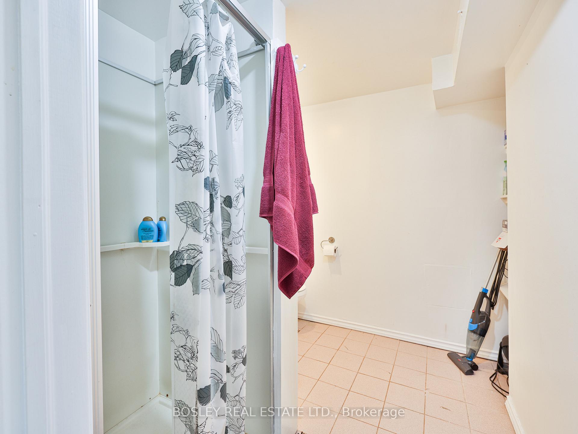 Photo 9 of Unit Lower, 283 Davisville Avenue, Toronto, Mount Pleasant East — HOMEH