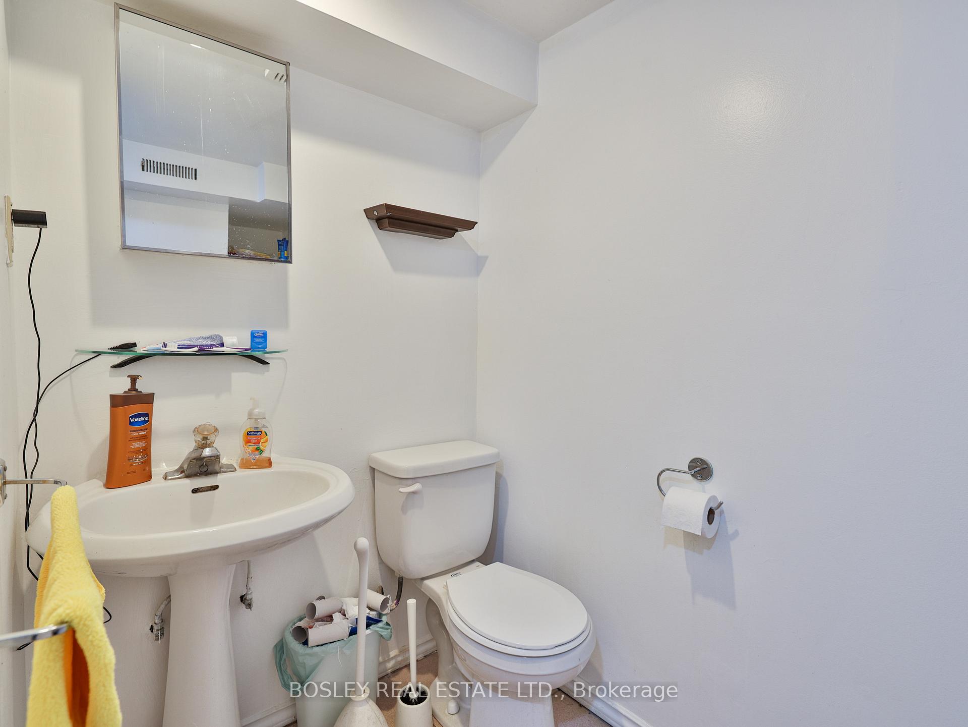 Photo 10 of Unit Lower, 283 Davisville Avenue, Toronto, Mount Pleasant East — HOMEH