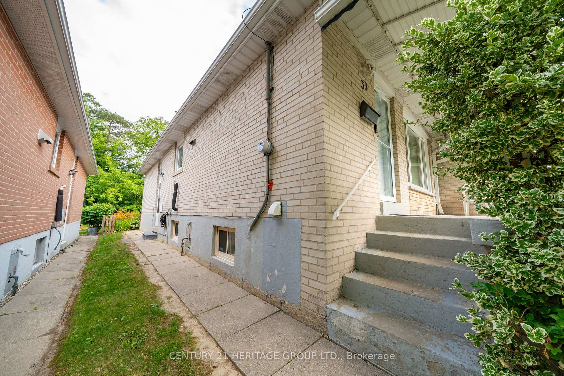 Photo 6 of 33 Elise Terrace, North York, Newtonbrook West — HOMEH