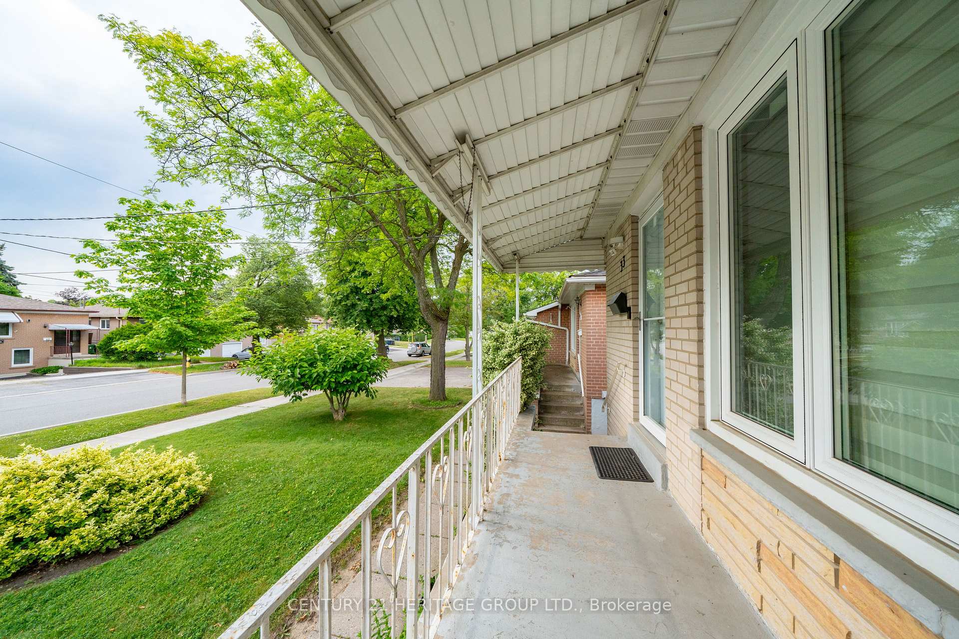 Photo 7 of 33 Elise Terrace, North York, Newtonbrook West — HOMEH