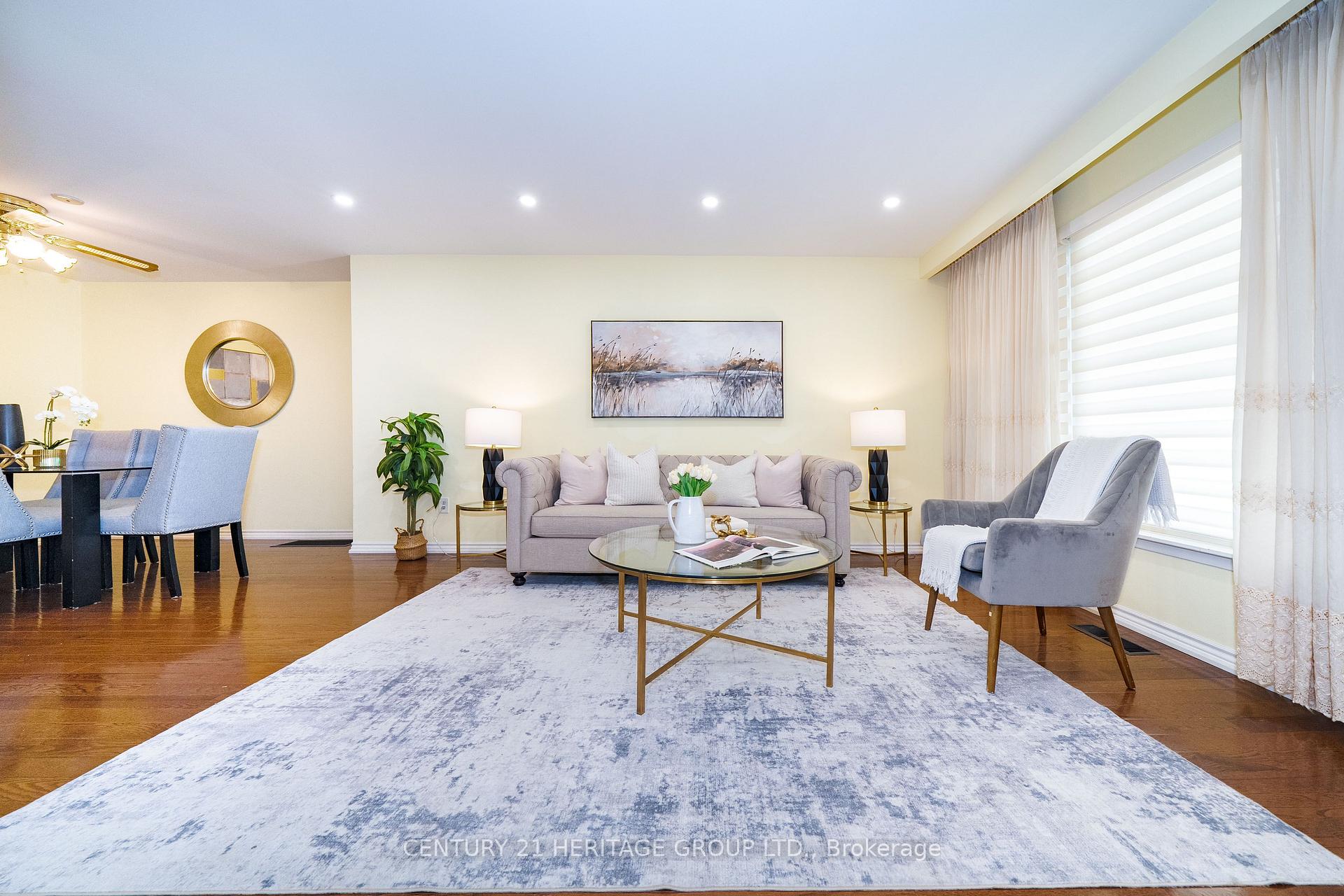 Photo 13 of 33 Elise Terrace, North York, Newtonbrook West — HOMEH