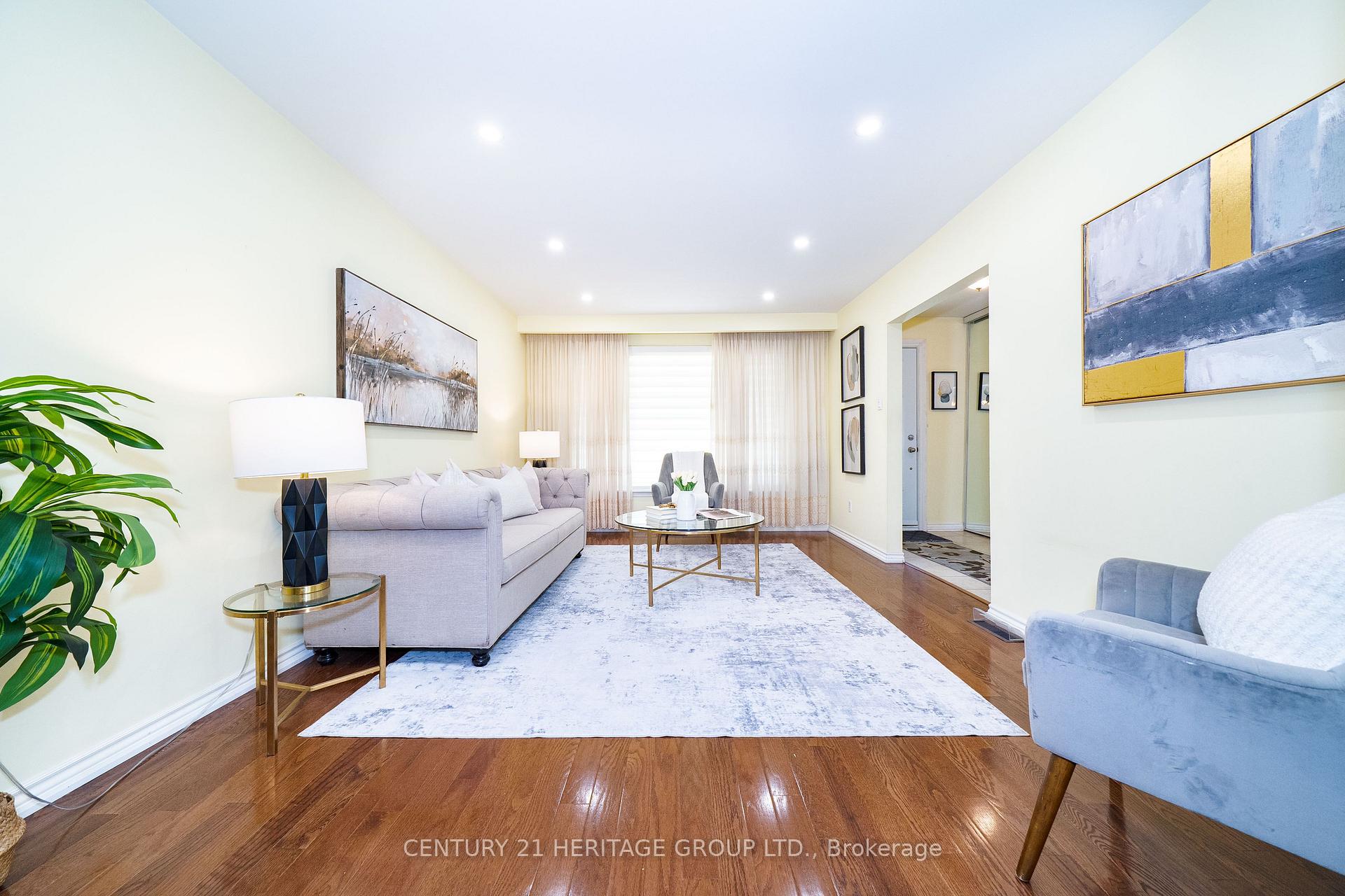 Photo 14 of 33 Elise Terrace, North York, Newtonbrook West — HOMEH